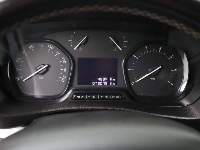 Toyota PROACE 2.0D-4D 144PK Black Line Long | Navigatie | Camera | 3-Persoons | Trekhaak