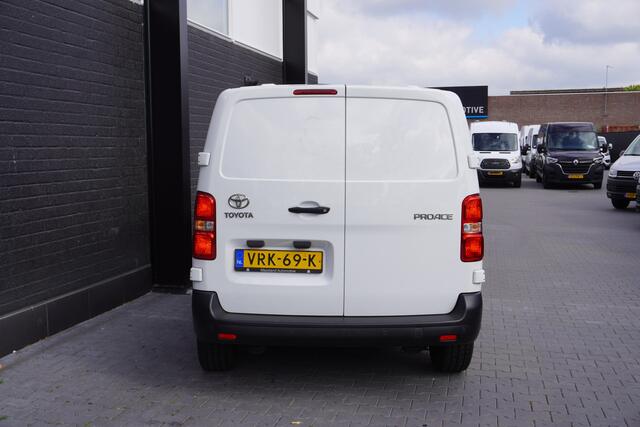 Toyota PROACE Worker 2.0 D-4D 145PK EURO 6 - Airco - Navi - Cruise - ¤ 14.900,- Excl.