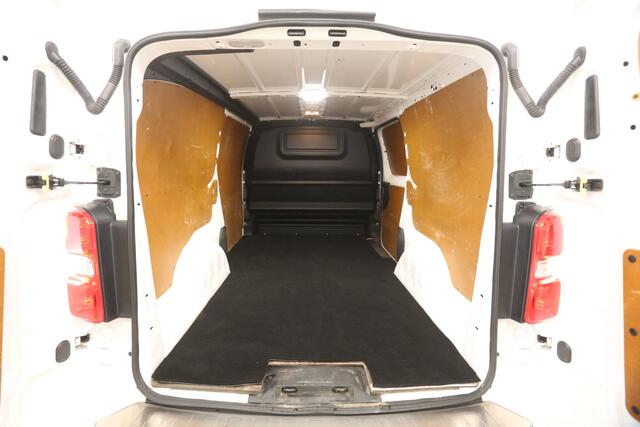 Toyota PROACE 2.0 D-4D Black Line L3H1 | MARGE! | Airco Navigatie PDC 3 Persoons LED 17"LMV Trekhaak