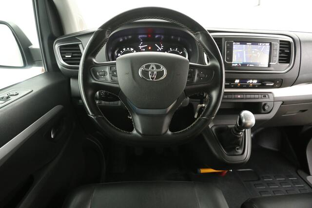 Toyota PROACE 2.0 D-4D Black Line L3H1 | MARGE! | Airco Navigatie PDC 3 Persoons LED 17"LMV Trekhaak
