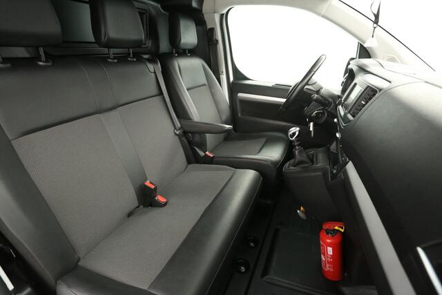 Toyota PROACE 2.0 D-4D Black Line L3H1 | MARGE! | Airco Navigatie PDC 3 Persoons LED 17"LMV Trekhaak