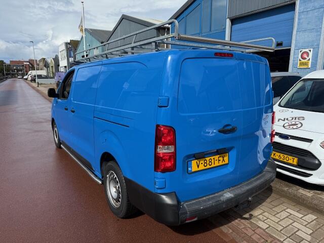 Toyota PROACE Worker 2.0 D-4D Cool Comfort Long 72.883km NAP 2017 Koude airco, 100% dealer onderhouden!!! Rekeningen zijn aanwezig.