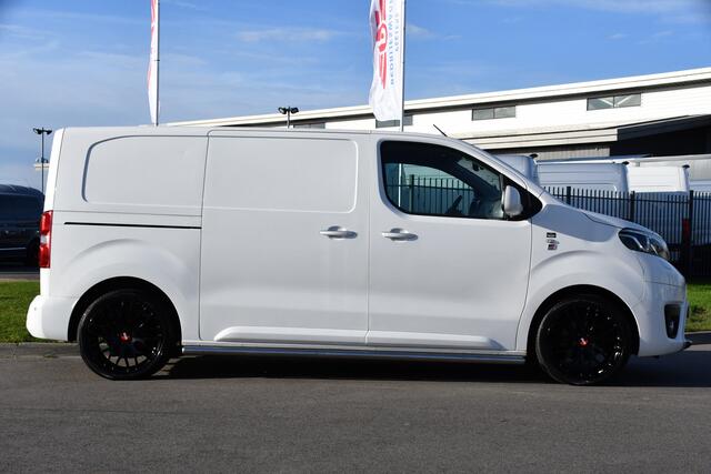 Toyota PROACE 2.0 D-4D GR Sport Edition 360 Camera, Cruise, Carplay, Head-up, 177pk, 2 x Schuifdeur, Trekhaak, Stoelverwarming, Automaat, Uniek!