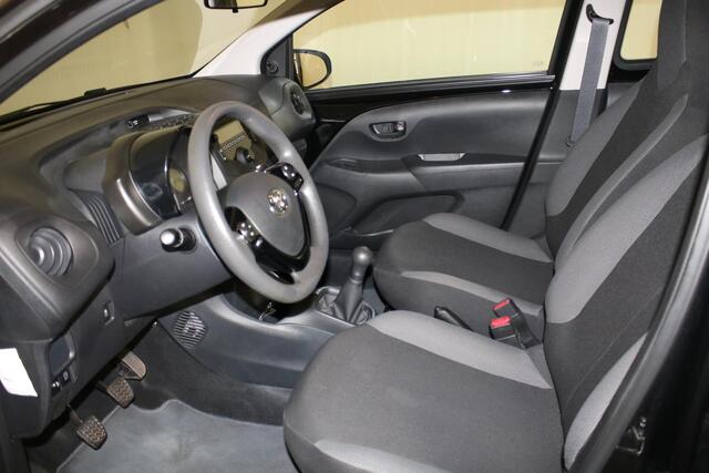 Toyota PROACE Worker 2.0 D-4D L1 Challenger Trekhaak-Lat om Lat-Metallic lak-Parkeersensoren