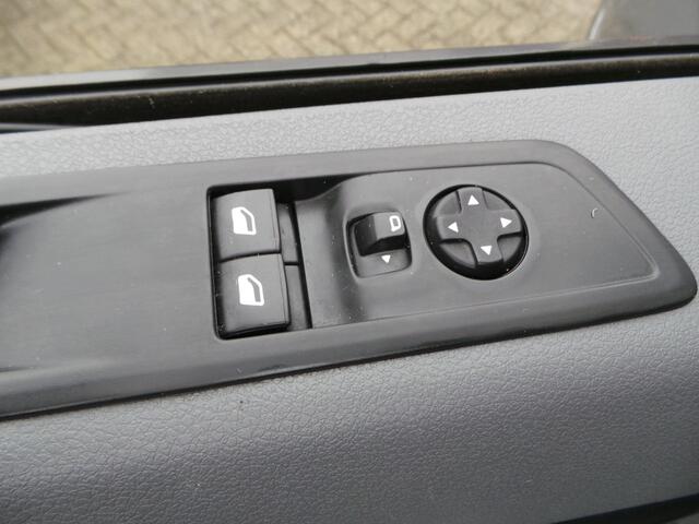 Toyota PROACE Worker 2.0 D-4D Creator Long Airco,Cruise,Pdc,Lmv,trekhaak diversen gebruikerssporen