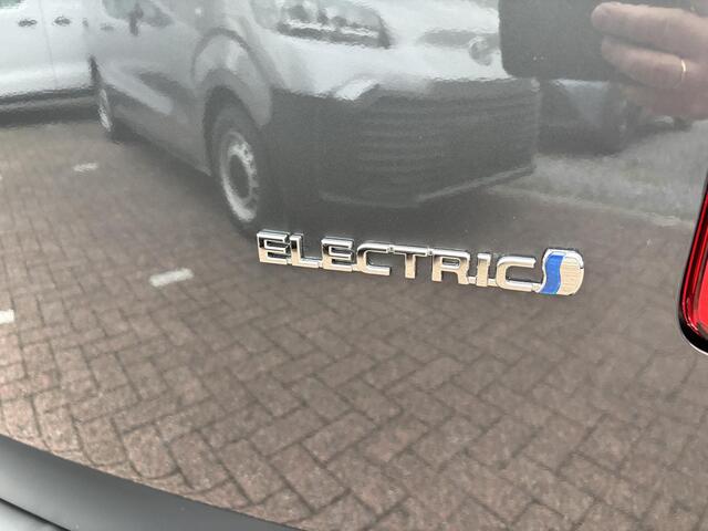 Toyota PROACE Electric Long Worker Challenger Extra Range 75 kWh CHRISTMAS DEAL VAN ¤.46.264,= VOOR ¤33.333,= EXCL. btw