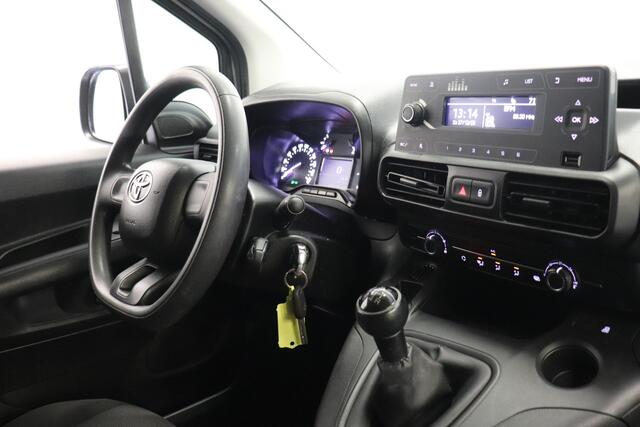 Toyota PROACE CITY 1.5 D-4D 102PK Runner L2 - Airco - Cruise - Trekhaak - ¤ 10.900,- Ex. BTW