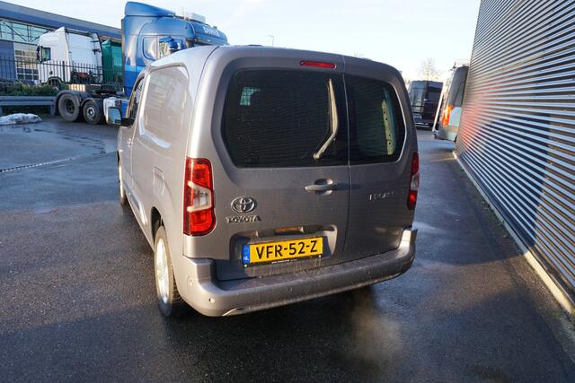 Toyota PROACE CITY 131pk Automaat Apple Carplay Camera Parkeersensoren 16"Lichtmetalen velgen Cruise control