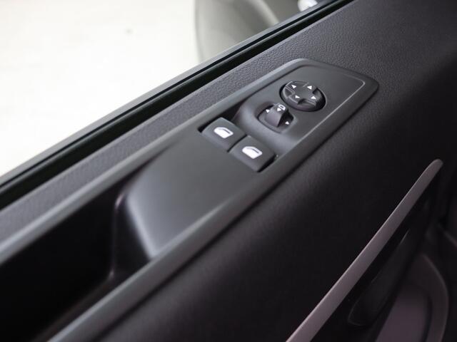 Toyota PROACE Worker 2.0 D-4D Black Line DC | NL auto | Dealeronderhouden | Trekhaak |