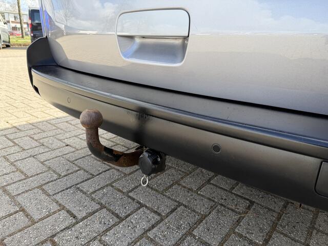 Toyota PROACE Shuttle 2.0 D-4D automaat Navigator Medium L3H1 / 9 persoons / euro 6 diesel / bpm vrij / vaste prijs rijklaar ¤ 19.950 incl btw / inclusief een nieuwe distributie riem / isofix !