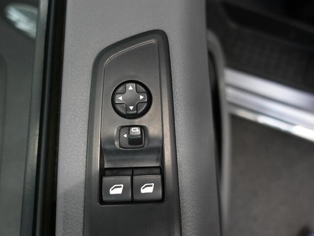 Toyota PROACE Shuttle 1.5 D-4D Navigator Long L3H1 |9 Persoons | Navigatie | Parkeersensoren | Carplay | Cruise Control | DAB |