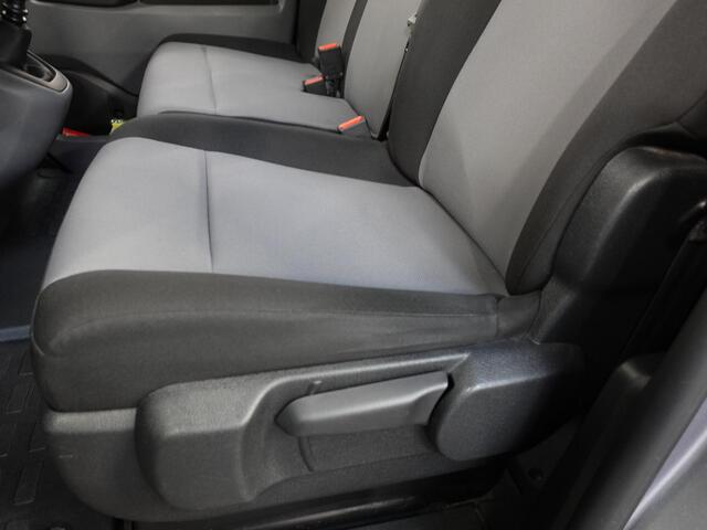 Toyota PROACE Shuttle 1.5 D-4D Navigator Long L3H1 |9 Persoons | Navigatie | Parkeersensoren | Carplay | Cruise Control | DAB |