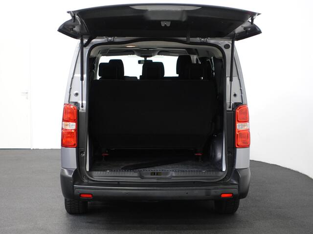 Toyota PROACE Shuttle 1.5 D-4D Navigator Long L3H1 |9 Persoons | Navigatie | Parkeersensoren | Carplay | Cruise Control | DAB |