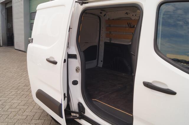 Toyota PROACE City 1.5 D-4D Professional -NAVI-3persoons-TREKHAAK-PDC-