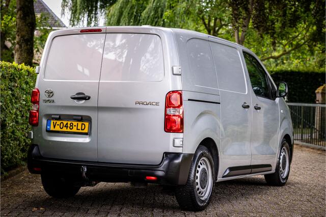 Toyota PROACE Compact 1.6 D-4D Cool Comfort Navigatie Trekhaak Betimmerd