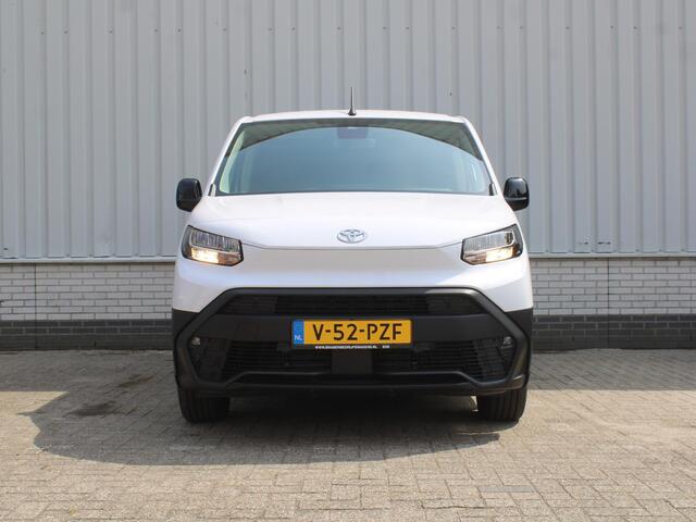 Toyota PROACE CITY 1.5 D-4D L1 Professional | Automaat | 3-zits | Clima | Navi | Camera | Cruise | Dodehoek detectie | Stoel- en stuurverwarming | Digitale binnenspiegel |