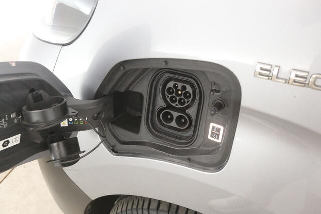 Toyota PROACE Electric Worker Extra Range 75 kWh L2H1 | Snelladen | SOH 94% | Airco | Cruise | Carplay | 3 Zits | Navi