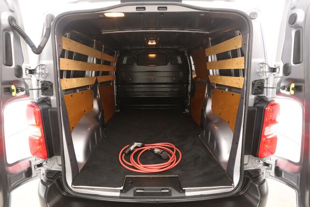 Toyota PROACE Elektrisch Extra Range 75 kWh L2H1 | Snelladen | SOH 94% | Airco | Cruise | Carplay | 3 Zits | Navi