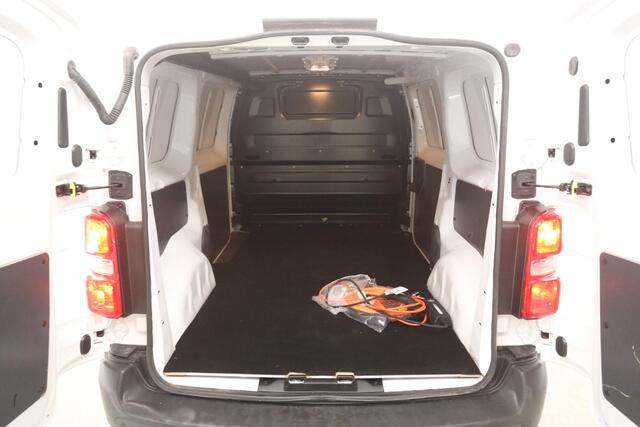 Toyota PROACE Electric Worker 75 kWh L2H1 | Snelladen | SOH 99% | Airco | Cruise | 3 Zits | Carplay | Parkeersens.