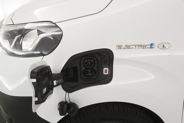 Toyota PROACE Electric Worker 75 kWh L2H1 | Snelladen | SOH 99% | Airco | Cruise | 3 Zits | Carplay | Parkeersens.