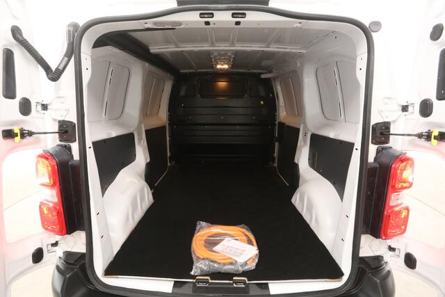 Toyota PROACE Electric Worker 75 kWh L2H1 | Snelladen | SOH 99% | Airco | Cruise | 3 Zits | Carplay | Parkeersens.