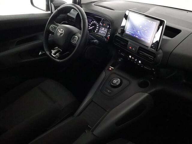 Toyota PROACE CITY Verso 1.2 Turbo Dynamic Automaat | Trekhaak | Parkeersensoren | Navigatie | Dode hoek detectie | Stoelverwarming