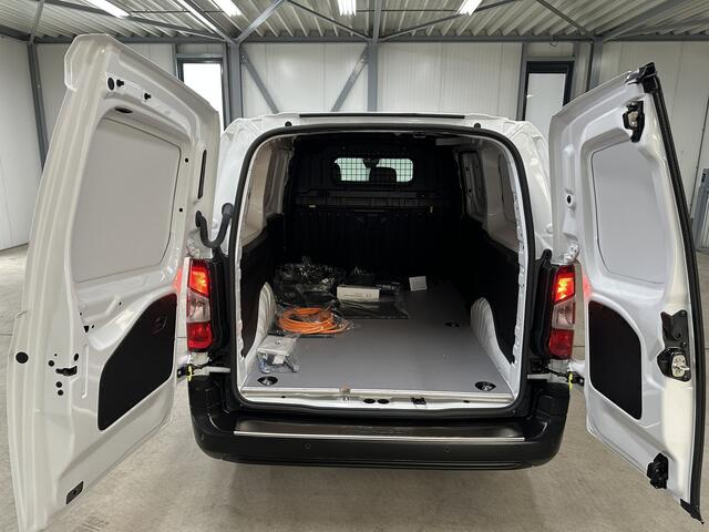 Toyota PROACE CITY Electric Challenger Long (L2) 50 kWh 136pk | 3pers. | Laadvloer | 3-fase(11kw) | Multimediascherm groot |