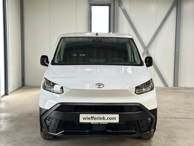 Toyota PROACE CITY Electric Challenger Long (L2) 50 kWh 136pk | 3pers. | Laadvloer | 3-fase(11kw) | Multimediascherm groot |