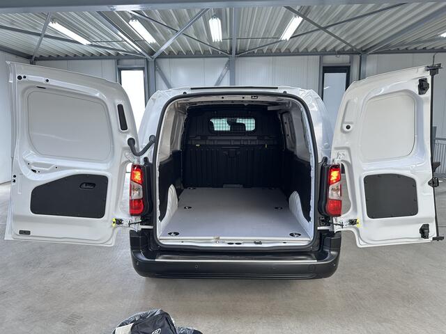 Toyota PROACE CITY Electric Challenger Long (L2) 50 kWh 136pk | 3pers. | Laadvloer | 3-fase(11kw) | Multimediascherm groot |