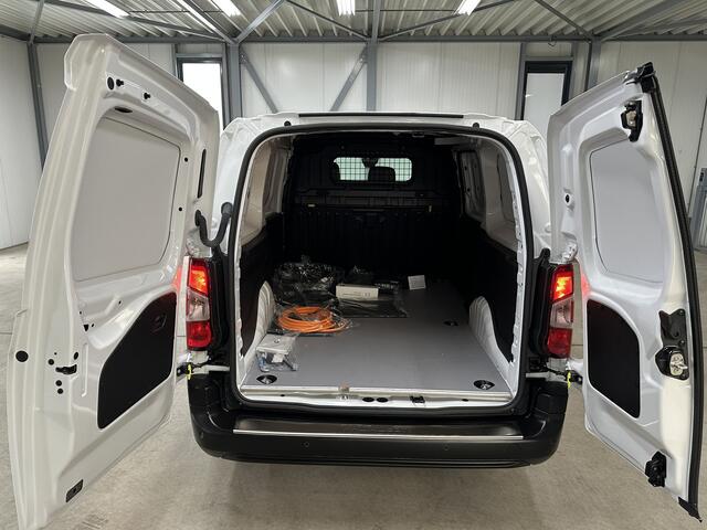 Toyota PROACE CITY Electric Challenger Long (L2) 50 kWh 136pk | 3pers. | Laadvloer | 3-fase(11kw) | Multimediascherm groot |