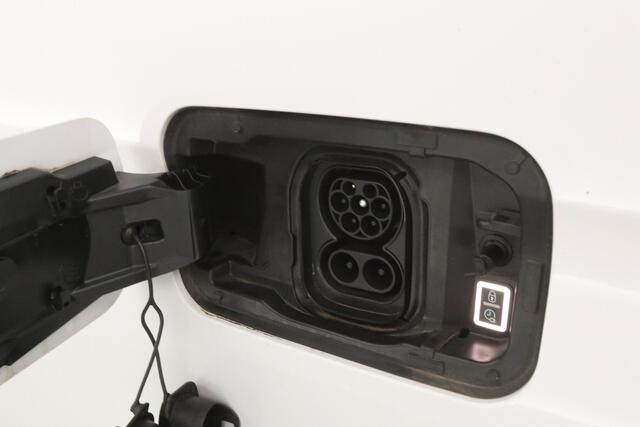 Toyota PROACE e-Proace City Challenger Long 50 kWh | Snelladen | Airco | Camera | Virtual | 3 Zits | Cruise | Carplay | Parkeersens.