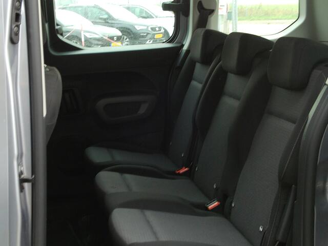 Toyota PROACE CITY Verso 1.2 Turbo Professional, Trekhaak / Dubbele schuifdeur / Carplay + Android Auto / Cruise control + Limiter / Airco