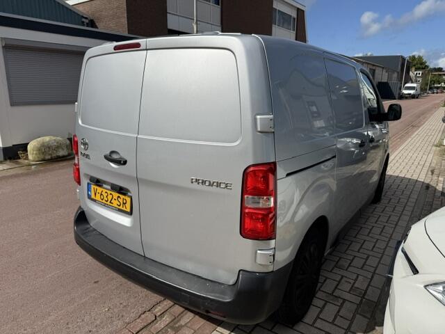Toyota PROACE Compact 1.6 D-4D Cool Comfort nov-2018 NAP 189.330km Prima bedrijfswagen met Airco en alle boekjes. Dealer onderhouden.