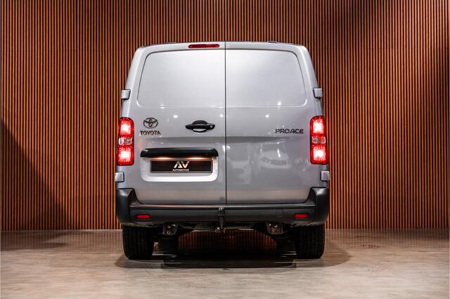 Toyota PROACE 2.0 D XL L3H1 | Standkachel | Camera | CarPlay | Stoelverwarming | Trekhaak | Cruise control | DAB | Nieuwe APK