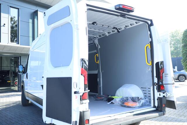Toyota PROACE Max Electric 3.5t L3H2 Navigator Heavy 110 kWh | 2.400kg trekgew. | Navi | Camera | Adapt. Cruise