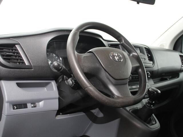 Toyota PROACE Shuttle 1.5 D-4D Cool Comfort Lang 9 Persoons Stoelverwarming Cruise Control Parkeersensoren DAB Bluetooth Airco