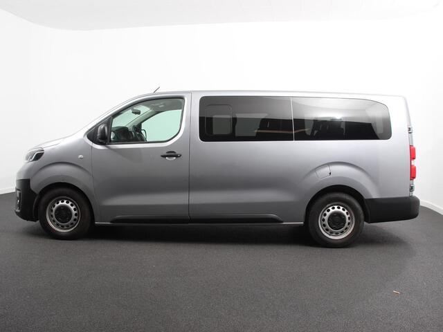Toyota PROACE Shuttle 1.5 D-4D Cool Comfort Lang 9 Persoons Stoelverwarming Cruise Control Parkeersensoren DAB Bluetooth Airco