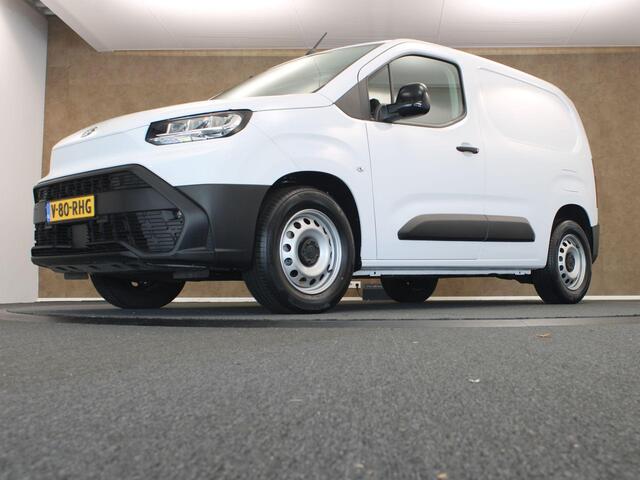 Toyota PROACE CITY Electric Navigator 50 kWh - DIRECT UITVOORRAAD LEVERBAAR - 3 FASE LADEN - SNELWEG LAADMOGELIJKHEID - NAVIGATIE - APPLE CARPLAY/ANDROID AUTO - PARKEERSENSOREN ACHTER - SCHUIF DEUR RECHTS - LAADVLOER - 3 ZITS UITVOERING - 2 LAADKABELS - LICHT EN REGENSENSOR - 16 INCH WIELEN MET BRIDGESTONE BANDEN