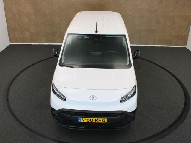 Toyota PROACE CITY Electric Navigator 50 kWh - DIRECT UITVOORRAAD LEVERBAAR - 3 FASE LADEN - SNELWEG LAADMOGELIJKHEID - NAVIGATIE - APPLE CARPLAY/ANDROID AUTO - PARKEERSENSOREN ACHTER - SCHUIF DEUR RECHTS - LAADVLOER - 3 ZITS UITVOERING - 2 LAADKABELS - LICHT EN REGENSENSOR - 16 INCH WIELEN MET BRIDGESTONE BANDEN