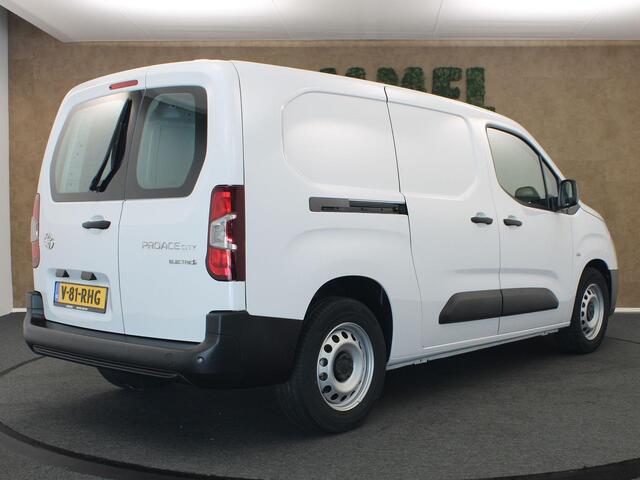 Toyota PROACE CITY Electric Navigator LONG 50 kWh - DIRECT UITVOORRAAD LEVERBAAR - 3 FASE LADEN - SNELWEG LAADMOGELIJKHEID - NAVIGATIE - EXTRA LANGE LAADRUIMTE - APPLE CARPLAY/ANDROID AUTO - PARKEERSENSOREN ACHTER - SCHUIF DEUR RECHTS - 3 ZITS UITVOERING - 2 LAADKABELS - RUITEN IN ACHTERDEUREN - 16 INCH WIELEN MET BRIDGESTONE BANDEN