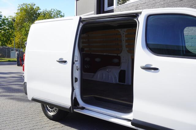 Toyota PROACE Worker 2.0 D-4D L3 122PK EURO 6 - Airco - Cruise - Trekhaak - €15.900,- Excl.
