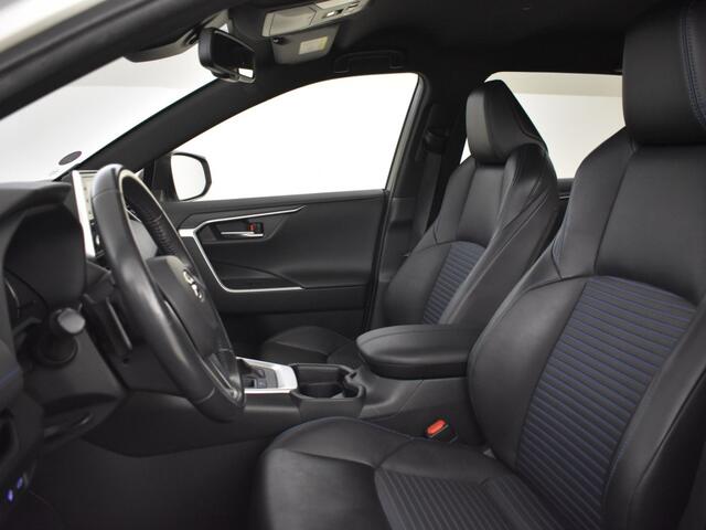 Toyota RAV4 2.5 Hybrid BI-Tone Limited | Parkeersensoren V+A | Stoelverwarmi