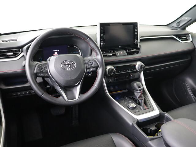 Toyota RAV4 2.5 Plug-in Hybrid AWD Bi-Tone Plus Limited I JBL | Trekhaak afneembaar I Navigatie I Climate Control I Cruise Control I 360 Camera I Voorruit-/Stuurverwarming | Stoelverwarming/-Verkoeling | Lederen bekleding I Subwoofer I Dodehoek Detectie |