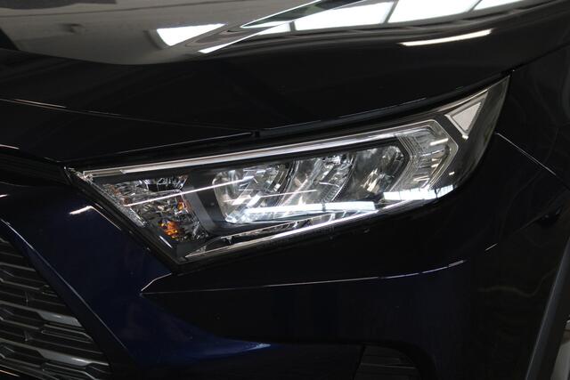 Toyota RAV4 2.5 Hybrid AWD Dynamic | Incl. 12 maanden garantie | Apple CarPlay | Cruise control | Trekhaak | Climate control | Parkeersensoren + camera | Getint glas | Verkeersbord erkenning | LED koplampen | LM 18'' |