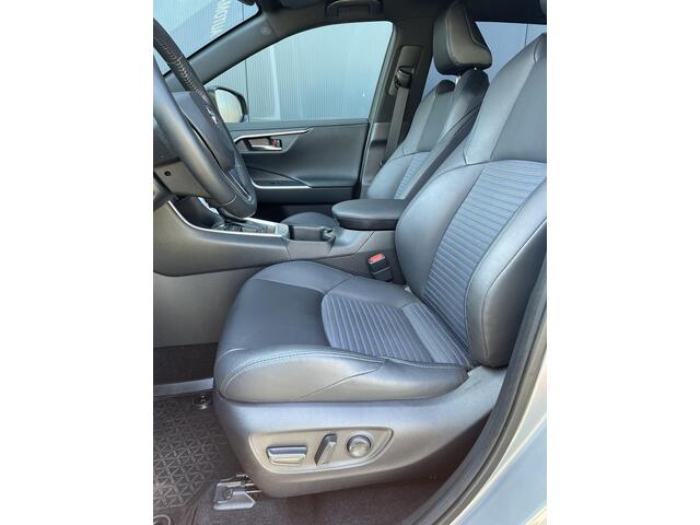 Toyota RAV4 2.5 Hybrid Bi-Tone Facelift