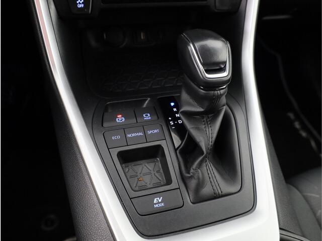 Toyota RAV4 2.5 Hybrid Dynamic | Navigatie | Elektrische kofferklep | Parkeersensoren achter |