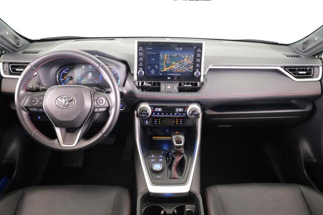 Toyota RAV4 2.5 Plug-in Hybrid AWD Bi-Tone Plus | Parkeersensoren | JBL-Audio | Navigatie | Climate Control | Stoelverwarming | Draadloze telefoonlader | Dodehoek Ass. | 360 Camera |