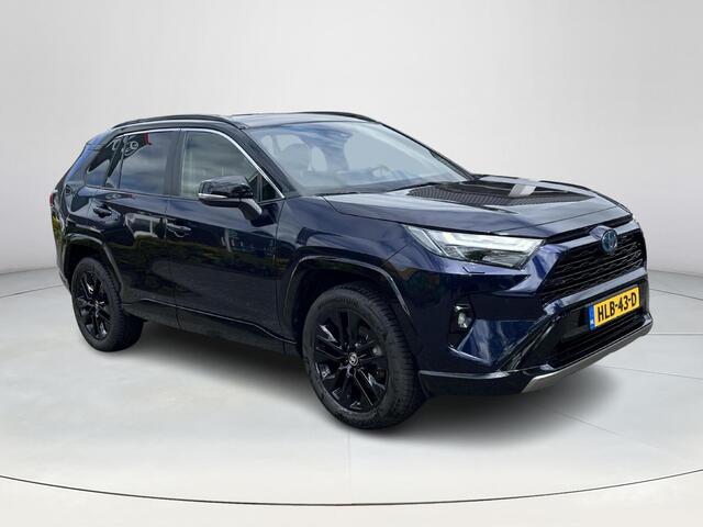 Toyota RAV4 2.5 Hybrid AWD Executive | Panoramadak | Stoel- + stuurverwarming | 19 inch LM-velgen | Parkeersensoren |