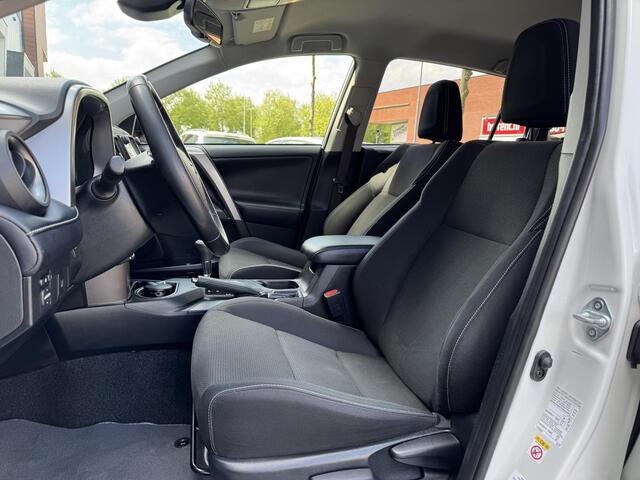 Toyota RAV4 2.5 Hybrid Energy | Trekhaak | Navigatie | Camera | Stoelverwarming | Cruise & Climate Control | Elek. Kofferklep | Rijklaarprijs!