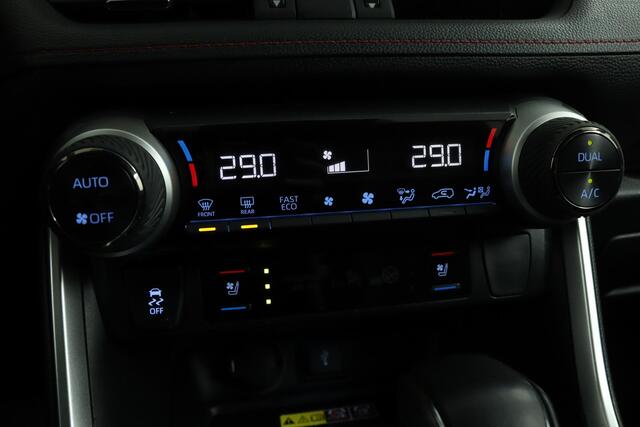 Toyota RAV4 2.5 Plug-in Hybrid AWD Bi-Tone Plus | Adaptive Cruise Control | Navigatie | Lederen Bekleding | Stoelverwarming | Stoelventilatie | Panoramadak | 1500 kg Trekgewicht |